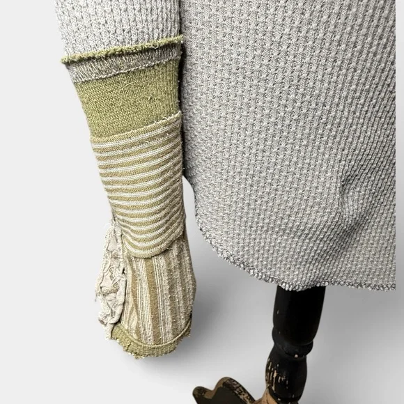 Free People Woman’s Cuff Thermal Long Sleeve Classic Top Sz XS Grey/Brown - Picture 4 of 8